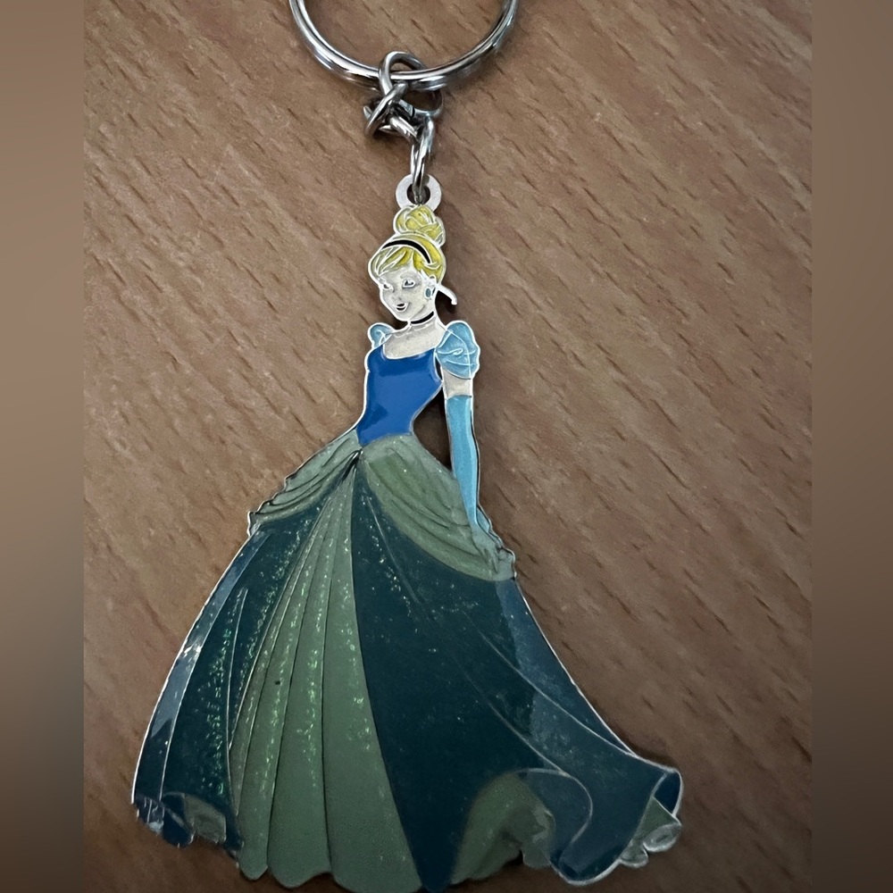 Disney Cinderella Keychain Metal. EUC
